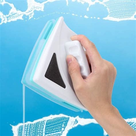 Magnetic Window Cleaner – Double-Sided Glass Brush with Water Discharge System
